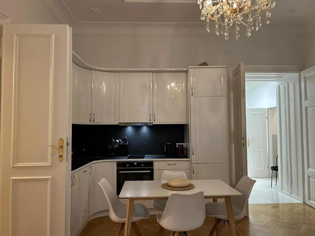 My Home In Vienna 0*,